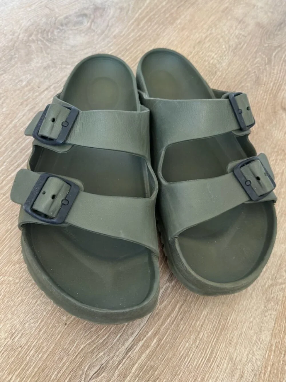 BRAND NEW Birkenstock Green Arizona Sandals in Size 43